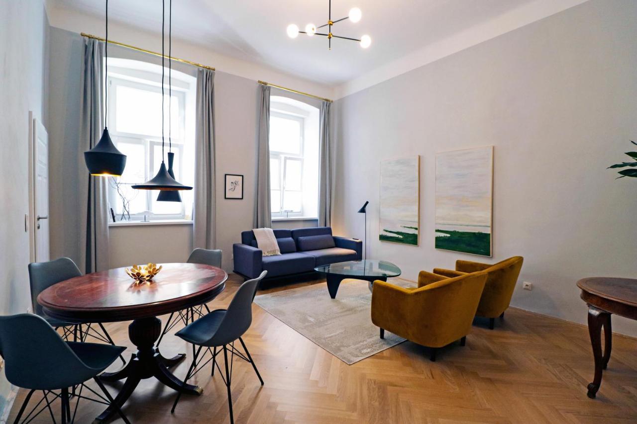 Center Apt In Best Area Near Park & Danube 20'To Airport Apartment Wina Bagian luar foto